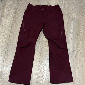 Patagonia Powder Bowl women’s large insulated Gore-Tex snow pants in maroon